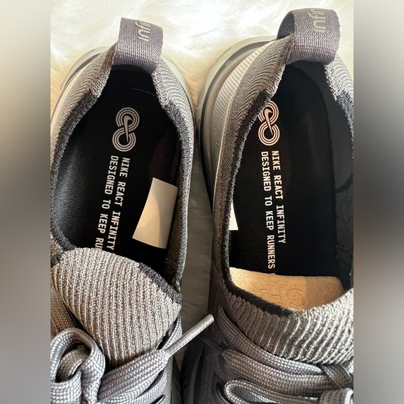 Men’s Nike size 12 - Picture 2 of 8